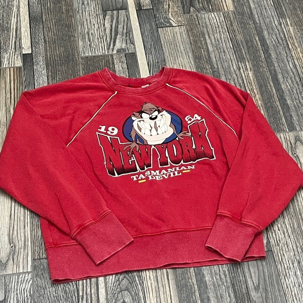 🔥 TASMANIAN DEVIL “TAZ” NEW YORK CREWNECK Red Y2K Sweatshirt Women Sz Med - EUC - Picture 2 of 9